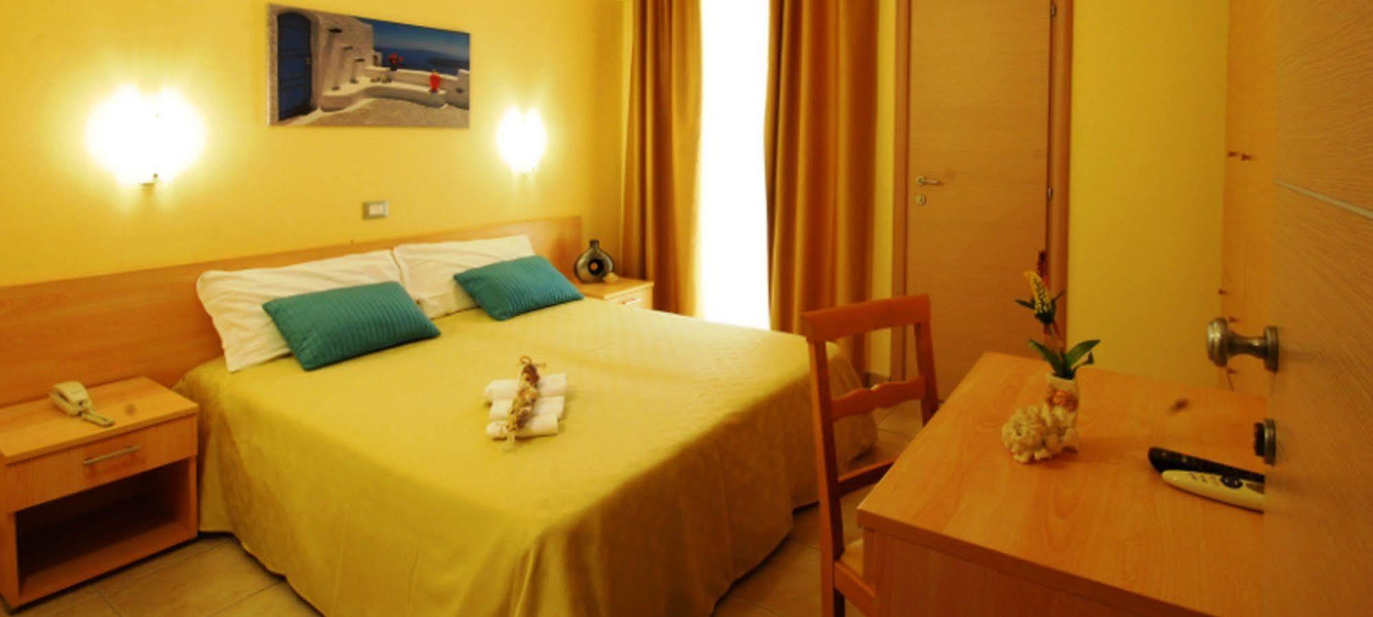 Hotel Caggiari 세니갈리아 외부 사진