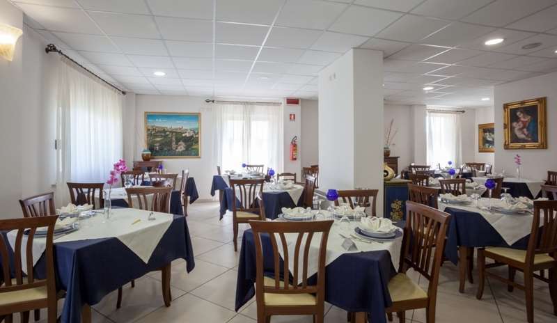 Hotel Caggiari 세니갈리아 레스토랑 사진